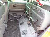 ◆チップアップ&ダイブダウン機構付【ULTR SEAT】は後席座面を左右分割で跳ね上げることができます。トランクで積載できない背の高い荷物をラクラク収納できます。ホンダ車ならではの人気装備です。