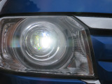 切れにくく明るさ抜群!LEDヘッドライト装備