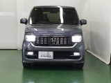 LEDヘッドライトを装備しています。LEDヘッドライトはとても明るく、雨の日や夜間走行も安全・安心です。オートライトコントロール付きで周囲の明るさに応じて自動で点灯・消灯します
