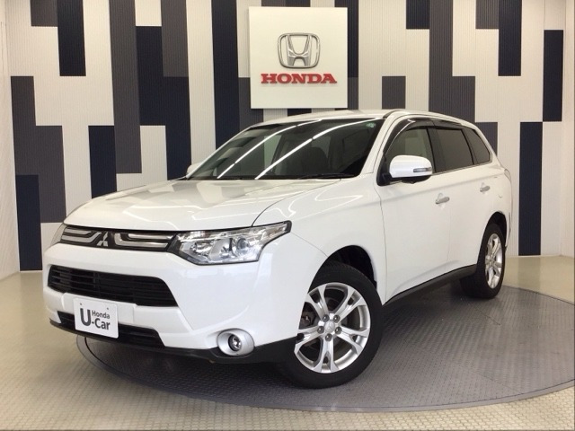 アウトランダー 2.4 24G ナビパッケージ 4WD 