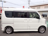 国の指定を受けた自社工場で、整備士が車検と点検整備を行っております。