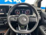 【純正革巻きステアリング】上質な革を使用することで、手にしっかり馴染みとても運転しやすいハンドルです♪