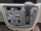 シンプルで使がっての良いゲート式シフトレバー
