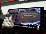 お車選びをお楽しみ頂けるよう、在庫車の展示スペースを十分に確保しております。