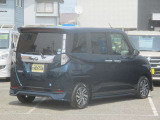 カーマックスは安心の自社認証工場、自社鈑金工場完備しております。お客様をトータルサポート致します。 ご購入後のアフターもお任せください。