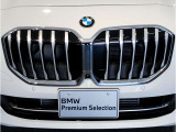 【キドニーグリル】BMWは約90年もの間、ほぼ全ての車両にひと目でBMWだと分かるこの特徴的なフロントグリルが備えられ、デザイン・アイコンとして親しまれてきました。