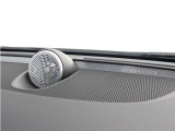 【Bowers&Wilkins】世界のオーディオファン垂涎のプレミアムサウンドシステムを搭載。コンサートホールのベストポジションに相当する音場空間を忠実に再現。乗る人すべてに驚きの音響体験を提供します