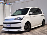 【車屋】として、長く車業界に従事した経験豊富なスタッフが多数在籍しております。