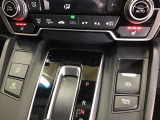 運転席/助手席シートヒーターで寒い日もすぐに温かくなり快適に過ごせます。3段階の温度調整が可能です