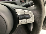 ハンドルにHondaセンシング系のクルーズコントロールやレーンキープアシストなどのスイッチが装備されています。ハンドルから手を離さず安全に操作できます。