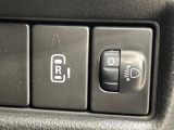 【パワースライドドア】スマートキーや運転席のスイッチでスライドドアの開閉が可能♪電動だから力を入れてドアを開ける必要が無く、小さいお子様でも、重い荷物を持っている時もラクに開け閉めできます♪