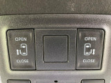 【両側パワースライドドア】スマートキーや運転席のスイッチで後席両側スライドドアの開閉が可能♪電動だから力を入れてドアを開ける必要が無く、小さなお子様でも簡単に開け閉めでき快適です♪