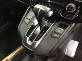 発進時から滑らかに加速する無段階変速のCVTはストップ/ゴーの多い街の中も快適です
