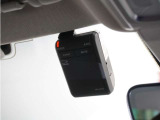 ◆ドライブレコーダー◆映像・音声などを記録する自動車用の装置です。 もしもの事故の際の記録はもちろん、旅行の際の思い出としてドライブの映像を楽しむことができます。