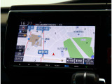 『1台』のお車に対して、3名体制で日々議論を重ね仕入れを行っております。