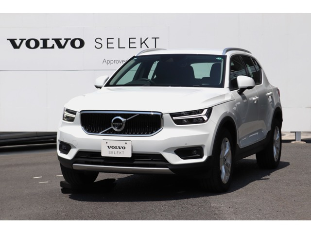 XC40 B4 AWD モメンタム 4WD 