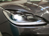 LEDヘッドライトです。LEDヘッドライトは電球が切れにくく長寿命で且つ省電力。夜間の運転がとてもラクになりますよ♪