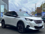 内装クリーニングも施しております。内装の綺麗なお車は気持ちが良くオススメさせていただく1つのポイントになっております。
