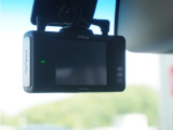 ◆ドライブレコーダー◆映像・音声などを記録する自動車用の装置です。 もしもの事故の際の記録はもちろん、旅行の際の思い出としてドライブの映像を楽しむことができます。