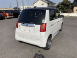 バックカメラが付いているので後方確認が非常にしやすいです。今や運転初心者も熟練者も必須装備!ついていて損はないですね♪