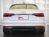 スッキリしたリアスタイルは、高級感を醸し出し後続車にしっかりアピールします。