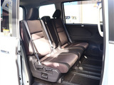 お車選びをお楽しみ頂けるよう、在庫車の展示スペースを十分に確保しております。