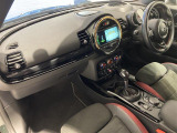 内装クリーニングも施しております。内装の綺麗なお車は気持ちが良くオススメさせていただく1つのポイントになっております。