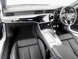 Audiのインテリアはエクステリア同様、優れたデザイン性とクオリティ、そして機能性を兼ね備えております。