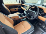 14ウェイ電動フロントシート(ヒーター&クーラー、運転席メモリ、4ウェイマニュアルヘッドレスト付)