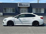 自社にて認証工場を保有しているので納車前後の整備やメンテナンス・カスタマイズまで幅広くご対応!ぜひお問い合わせください。