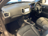 内装クリーニングも施しております。内装の綺麗なお車は気持ちが良くオススメさせていただく1つのポイントになっております。