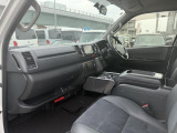 自社認証工場を完備しておりますので、納車前の車検・整備や、アフターメンテナスもばっちりですので、安心して当社にお任せ下さい。また、当社にて車輌ご成約のお客様はオイル交換永久無料のサービス付きです!また