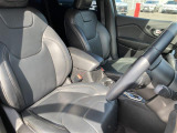 内装クリーニングも施しております。内装の綺麗なお車は気持ちが良くオススメさせていただく1つのポイントになっております。