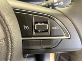 【クルーズコントロール】高速道路もラクラク走行。アクセルを離しても一定速度で走行ができ、長距離運転時の負担を軽減!加速・減速も簡単なスイッチ操作で調整できます。