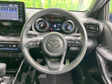 インテリアに合わせたデザインのステアリングは、運転される方のことも考え、運転しやすい形状、大きさです。是非一度、実際に触ってお確かめください。
