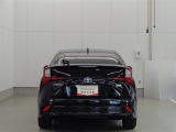 TOYOTA認定中古車とは 【1】まるごとクリーニング【2】車両検査証明書【3】ロングラン保証 この『3つの安心』をセットにした中古車のブランドになります。