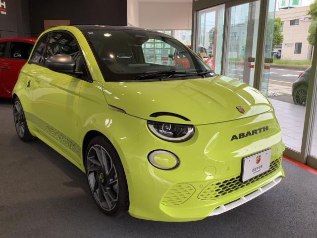 アバルト500e スコーピオニッシマ 