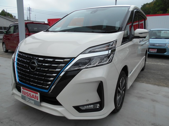 セレナ 1.2 e-POWER ハイウェイスター V 