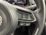 【マツダ・レーダー・クルーズ・コントロール(MRCC)】先行車との速度差や車間距離を認識し、設定した車速内で車間距離を自動で調整・維持することで、高速道路などでドライバーの負担を軽減します。