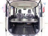 『1台』のお車に対して、3名体制で日々議論を重ね仕入れを行っております。
