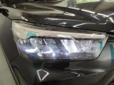 LEDヘッドライトです。LEDヘッドライトは電球が切れにくく長寿命で且つ省電力。夜間の運転がとてもラクになりますよ♪