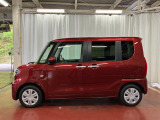 【スマートアシスト搭載車】 衝突回避支援ブレーキ機能(対車両・歩行者)、衝突警報機能(対車両・対歩行者)、誤発信抑制制御機能などのさまざまな機能で安全な運転をサポートします