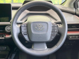 【純正革巻きステアリング】上質な革を使用することで、手にしっかり馴染みとても運転しやすいハンドルです♪