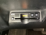 ハンドルの左下にETCがついています。高速道路の料金所の通過も楽々です。 カードの取り出しもしやすい場所についています。