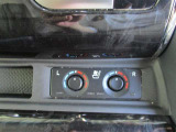 運転席&助手席に快適温熱シート&シートベンチュレーション機能装備しています