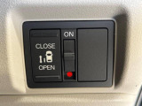 【パワースライドドア】スマートキーや運転席のスイッチでスライドドアの開閉が可能♪電動だから力を入れてドアを開ける必要が無く、小さいお子様でも、重い荷物を持っている時もラクに開け閉めできます♪