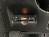 ハンドルの左下にETCがついています。高速道路の料金所の通過も楽々です。 カードの取り出しもしやすい場所についています。