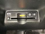 ハンドルの左下にETCがついています。高速道路の料金所の通過も楽々です。 カードの取り出しもしやすい場所についています。