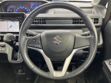 【純正革巻きステアリング】上質な革を使用することで、手にしっかり馴染みとても運転しやすいハンドルです♪