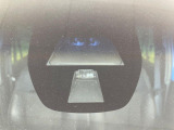 【シティブレーキアクティブシステム】低速走行中に前方の車両等を認識し、衝突しそうな時は警報とブレーキで衝突回避と被害軽減をアシスト。より安全にドライブをお楽しみいただけます。